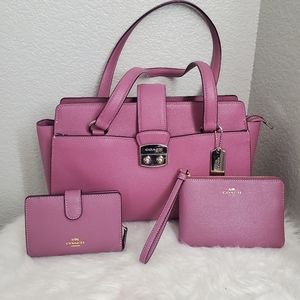 COACH 3 fer purple blush like new beautiful Coach purse, wallet, and wristlet
